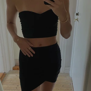 Kjol  - Jätte skön kjol med en liten slits där fram💗