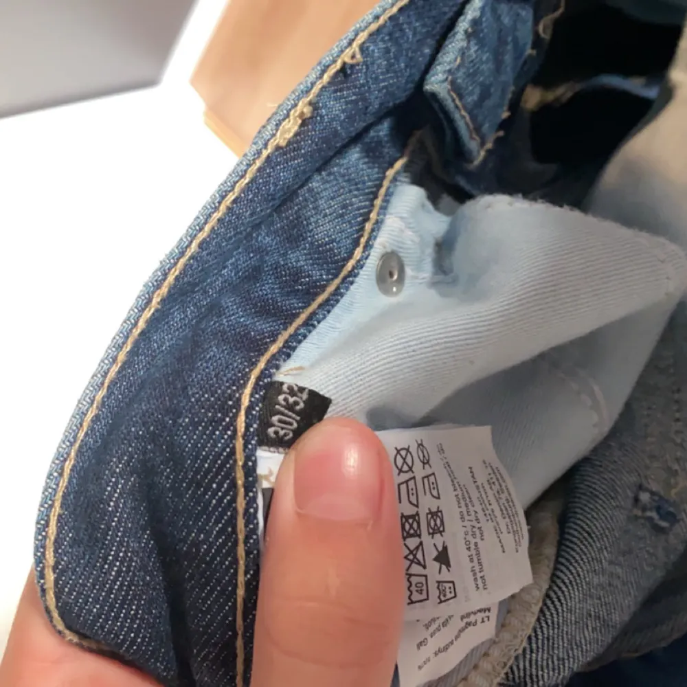 Ett par jeans ifrån dr denim, sitter väldigt bra, köpta i julas runt 400kr. Jeans & Byxor.