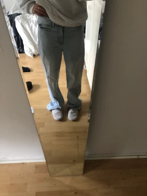 jeams - säljer nu mina  jeans från lager 157 för att det är för långa för mig. använda få gånger. Köpta för 200 säljer för 80!