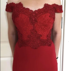 fest klänning - storlek xs. nytt skick. kan diskutera pris