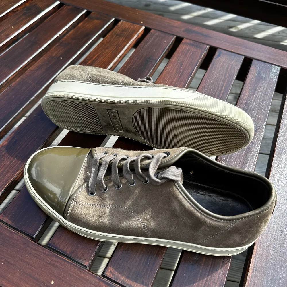 Skitsnygga bruna Lanvin skor!  Väldigt bra skick inga tydliga defekter. Hör av er om frågor! (PRIS KAN DISKUTERAS). Skor.