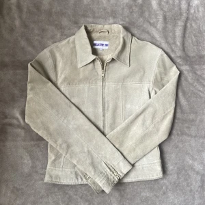 beige mockajacka - beige mockajacka med grön nyans från vila 