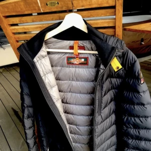 Parajumper - Parajumper 