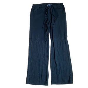 Hm svarta linnebyxor M - Svarta populära linnebyxor från hm stl M, använd en gång