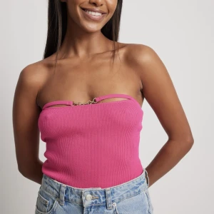 NA-KD - Säljer denna söta topp från NA-KD i storlek m🩷 skriv för eventuella frågor & bilder 