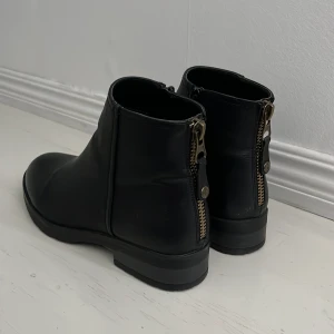 Skor - Väldigt sparsamt använda höstskor, från SoAll🍂