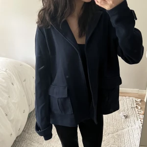 Kappa - Super fin kort kappa men som är lite stor för mig 💕😊 tryck gärna på KÖP NU 💕