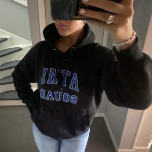 Super skön vintage hoodie i storlek M, pris går att diskutera💞
