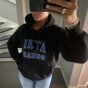 Vintage hoodie  - Super skön vintage hoodie i storlek M, pris går att diskutera💞