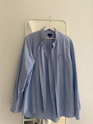 Gant skjorta i storlek L/41/42, köparen står för frakten, 200kr vid snabb affär