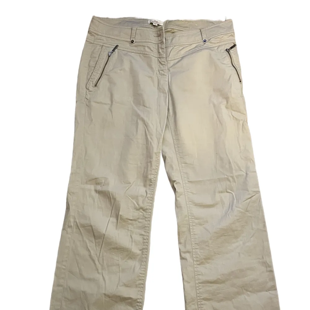 Beiga cargo pants från S oliver💞. Jeans & Byxor.