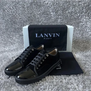 Lanvins  - Hej säljer nu mina helsvarta lanvins då jag inte har använt de så mycket på senaste, väldigt bra skick på skorna ser nya ut!