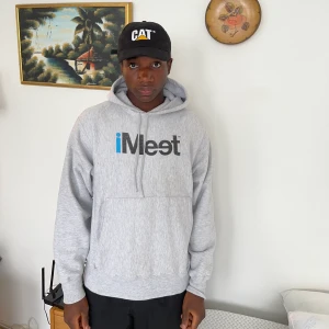 Grey champion hoodie - Vintage Grey Champion hoodie Size S but a bit oversized so it fits M aswell. I normally wear M and it fits me perfectly. 