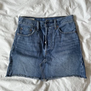 Levis kjol - Jeans kjol ifrån Levis, superfint skick!