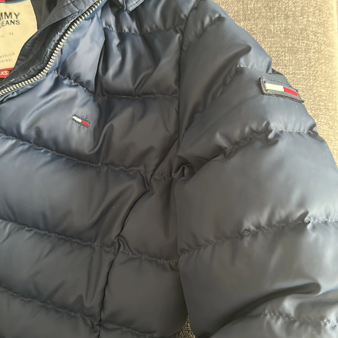 Tommy Hillfiger  - 90