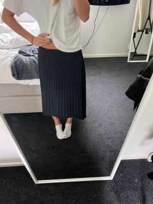 midkjol - svart refflad tjock från gina