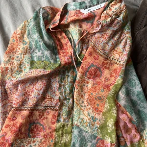 Blus - Söt blus från zara🌸 mindre i storleken