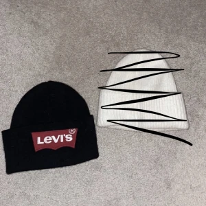 Levis mössa - Svart levis mössa i helt nytt skick 