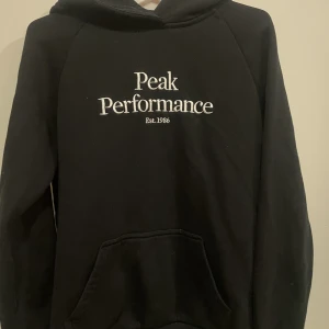 Peak performance hoodie - Storlek M men sitter som en S. Använd max 5ggr