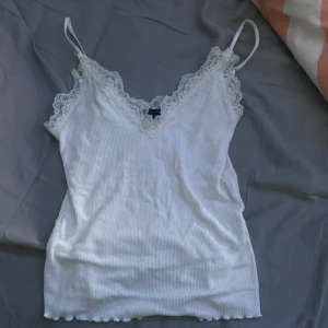 Linne - Jätte gulligt linne från only, kommer ej till användning. Skriv om du är intresserad 💞