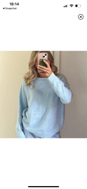 Blå stickad tröja - Stickad tröja från Vero Moda i stl L💙 nopprig därav priset!