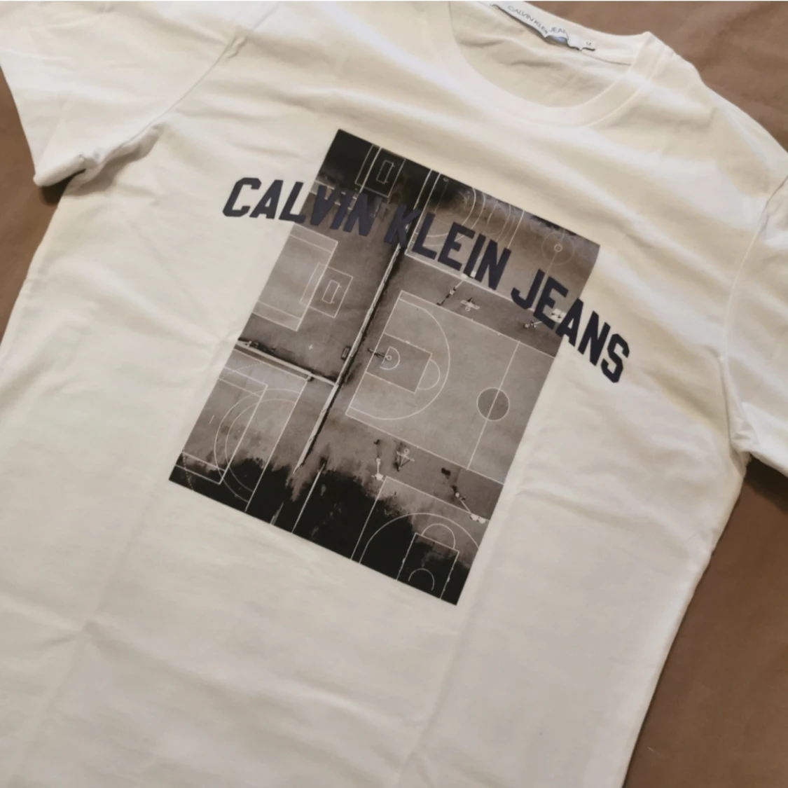 Calvin Klein  - 90