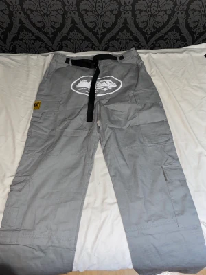 Corteiz byxor - Helt nya och bara testat på det  Kom med bud gärna  