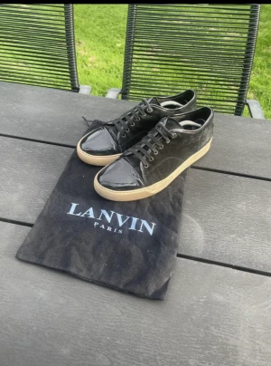 Lanvins 42/43 - Cod 7/10 kom med bud 