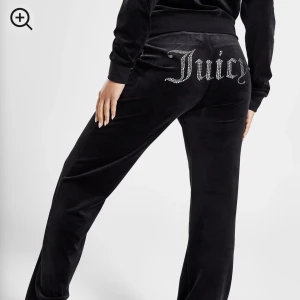 Juicy couture byxor - Säljer nu mina juicy byxor som är i fint skick då de inte kommer till användning längre💕pris kan diskuteras 