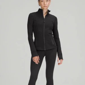 Lululemon jacka - Intresse koll på min define jacket i modellen Luon från lululemon. Nypris ca 1250kr 
