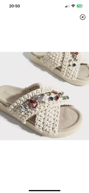 Inukki tofflor - Säljer dessa populära tofflorna ifrån inukki, då är i bra skick!🩷