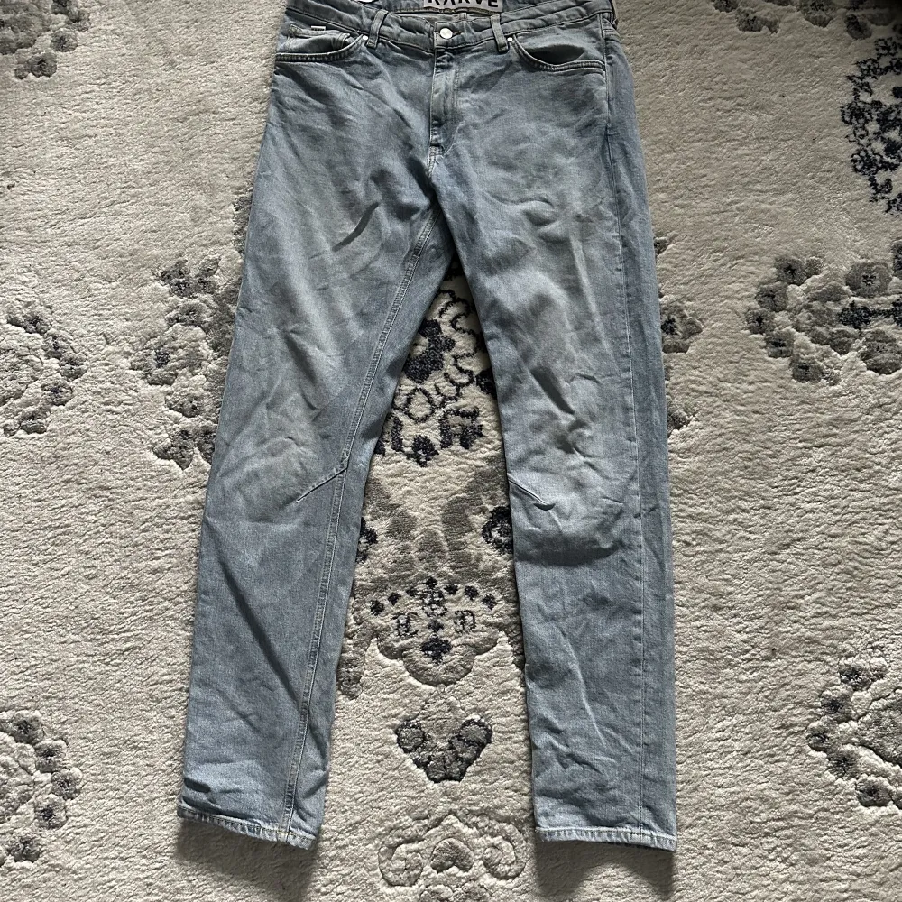 KRAVE jeans Storlek 32 Ljusblå . Jeans & Byxor.