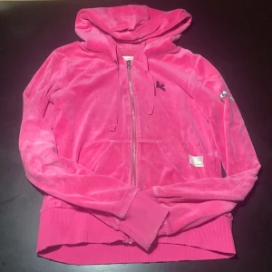 odd molly - odd molly, kofta. Rosa Velour kofta från odd molly. 💗💗💗Strl 1 motsvarar Xs-S