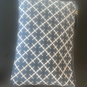 malene birger väska - malene birger väska. får inte användning av den så mycket då jag har samma modell i en annan färg. 