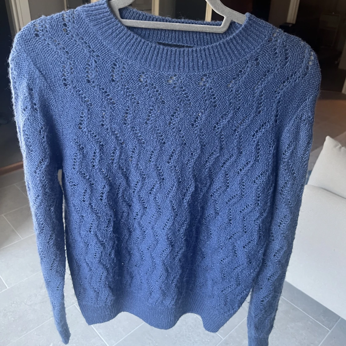 Stickad blå tröja !  - 90