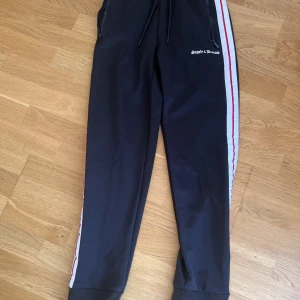 Supply and demand jumpsuits  - Knappt använd jumpsuit från supply and demand strl XS