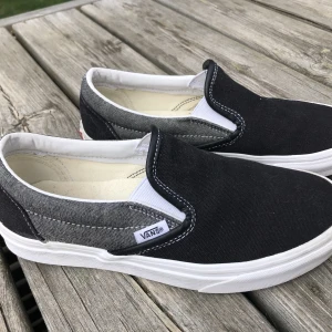 Vans - Säljer dessa fina Vans som är väldigt bra skick på, passar inte mig längre därför säljer jag, tveka inte att skriva om du har någon fråga:)