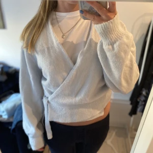 Kofta - Supersöt kofta från other stories❤️ använd endast ett fåtal gånger🫶🏼