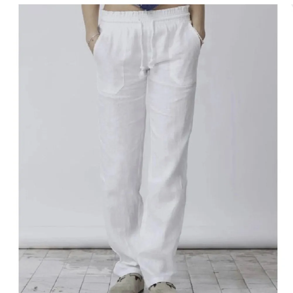 SÖKER!! söker storlek s i skagen Linnebyxor, hör gärna av er ifall ni säljer storlek s vita . Jeans & Byxor.