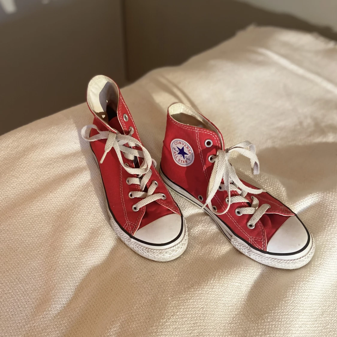 Röda höga converse 🥰💕 - 91