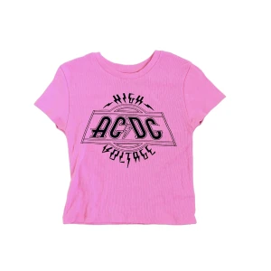 Cool t-shirt med ACDC-tryck! - Rosa tröja från Pull & Bear med ACDC tryck, storlek S, perfekt skick!