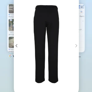 Kostymbyxor - Fina kostymbyxor från Vero Moda! Lite noppriga men inget man tänker på, därav priset. Använd gärna köp nu :)