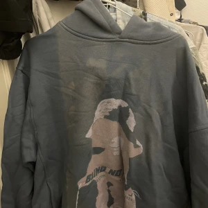 Only The Blind hoodie - Storlek S oversize så passar L/Xl Heavy material, testad en gång Nypris 1200kr