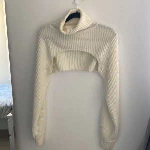 Tröja - En tröja från H&M använt ca 3 gånger och är köpt för ungefär 1-2 år sedan 
