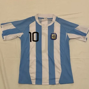 Fotbollströja  - Fotbollströja i bra skick. Storlek M