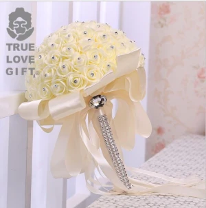 Handgjort BrudBröllop Holdingblomma  - Mått dia 22.50 cm , H 26.00 cm  By 