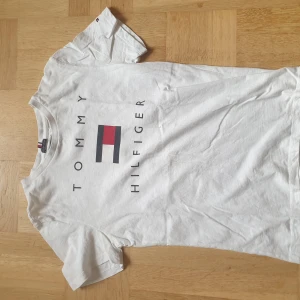 Tommy hilfiger tröja - Tommy hilfiger tröja passa ej mig