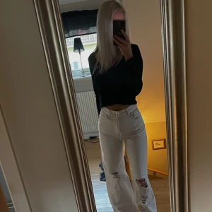 Vita jeans🤍 - Storlek 34, för långa för mig som är 158 cm🤍 