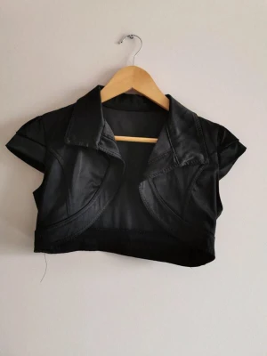 Bolero - Snygg och trendig bolero!