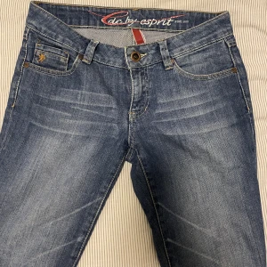 Lågmidjade jeans - Super fina💗Är tyvärr för små för mig🫤säljer två par jeans 70kr för ett par och 100kr för båda